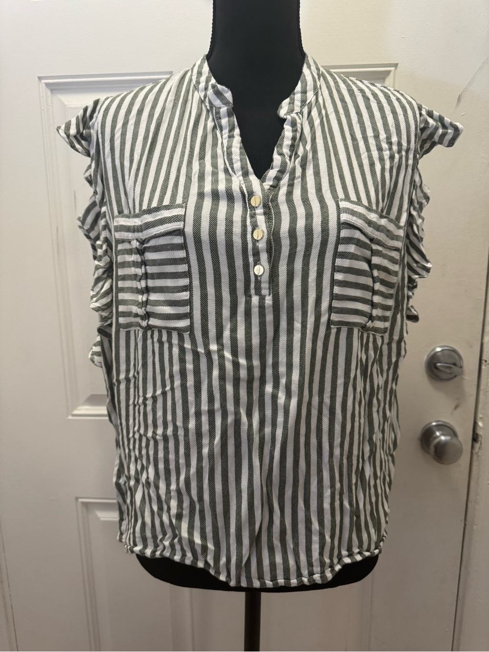 Jones New York Green and White Striped Ruffle Sleeve Blouse 0097